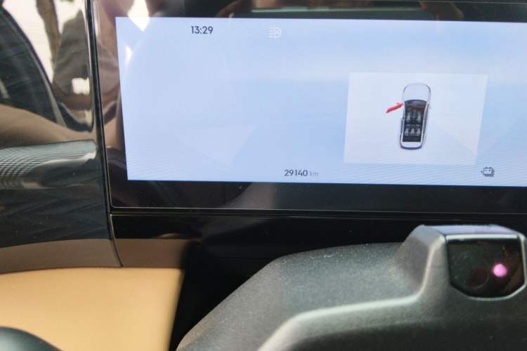 Used Geely Galaxy L7 2024 1.5T 115 km Starship Dragon Edition Odometer Close Up