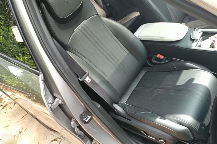 Used Geely Galaxy L7 2024 1.5T 115 km PLUS Dragon Edition Right Front Seat