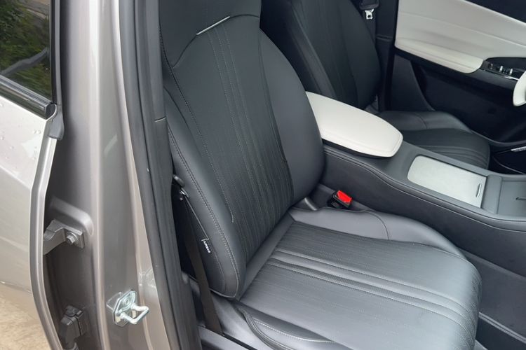 Used Geely Galaxy L7 2024 1.5T 115 km PLUS Dragon Edition Right Front Seat