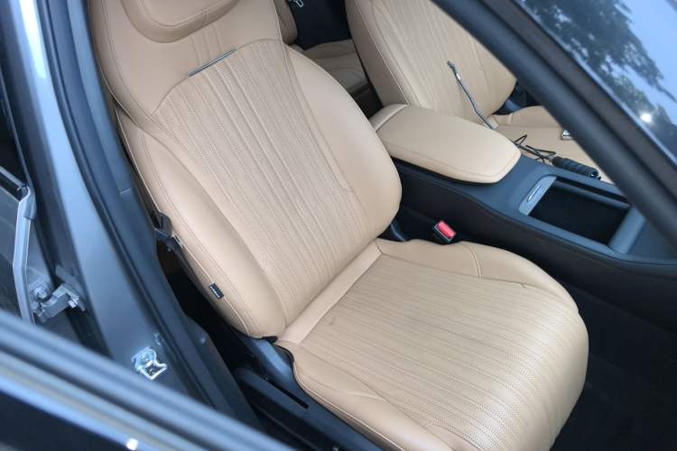 Used Geely Galaxy L7 2024 1.5T 115 km Starship Dragon Edition Right Front Seat