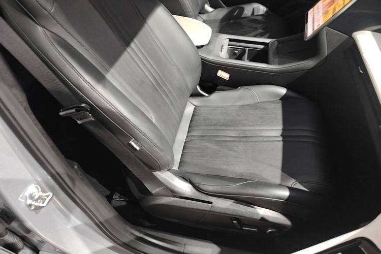 Used Geely Galaxy L7 2024 1.5T 115 km PLUS Dragon Edition Right Front Seat