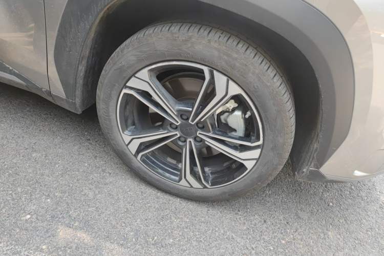 Used Geely Galaxy L7 2024 1.5T 115 km PLUS Dragon Edition Right Front Wheel Hub