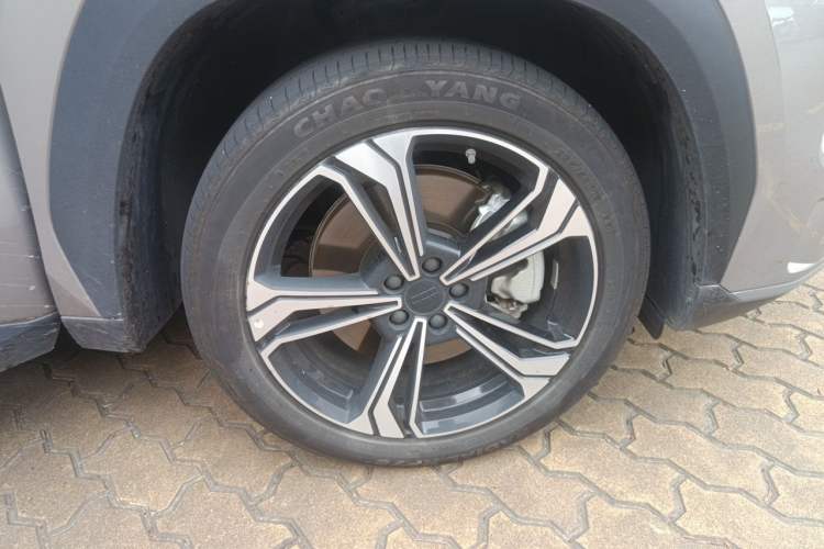 Used Geely Galaxy L7 2024 1.5T 115 km MAX Dragon Edition Right Front Wheel Hub
