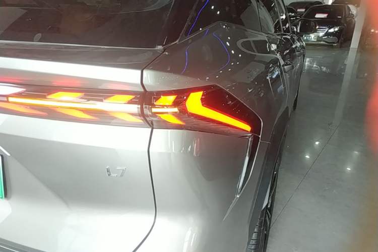 Used Geely Galaxy L7 2024 1.5T 115 km PLUS Dragon Edition Right Rear Taillight