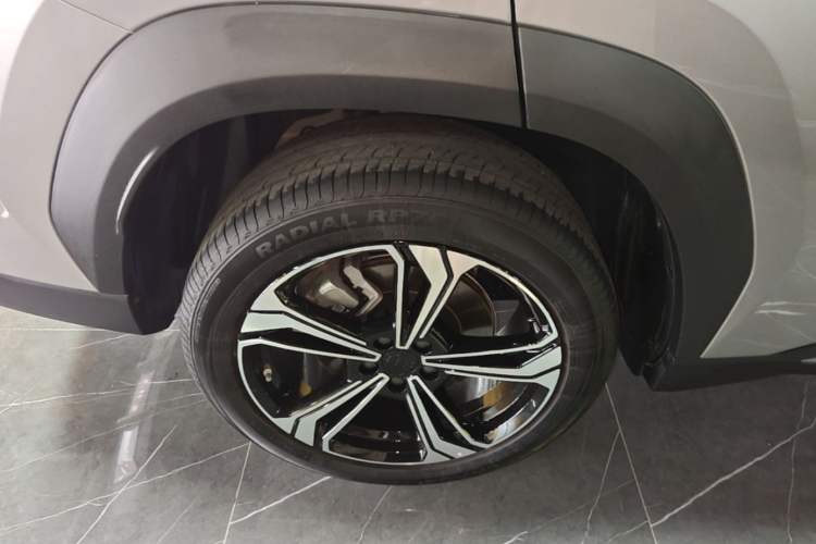Used Geely Galaxy L7 2024 1.5T 115 km PLUS Dragon Edition Right Rear Wheel Hub