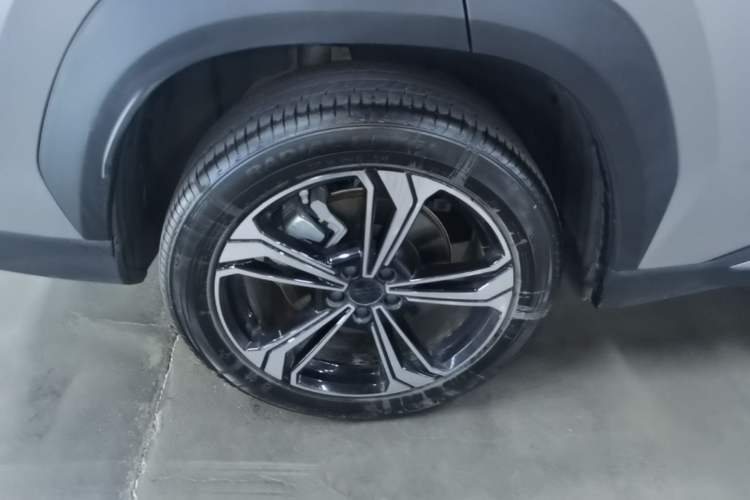 Used Geely Galaxy L7 2024 1.5T 115 km PLUS Dragon Edition Right Rear Wheel Hub