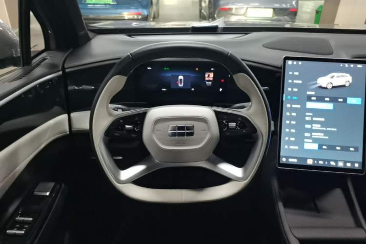 Used Geely Galaxy L7 2024 1.5T 115 km PLUS Dragon Edition Steering Wheel