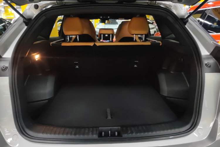 Used Geely Galaxy L7 2024 1.5T 115 km PLUS Dragon Edition Trunk
