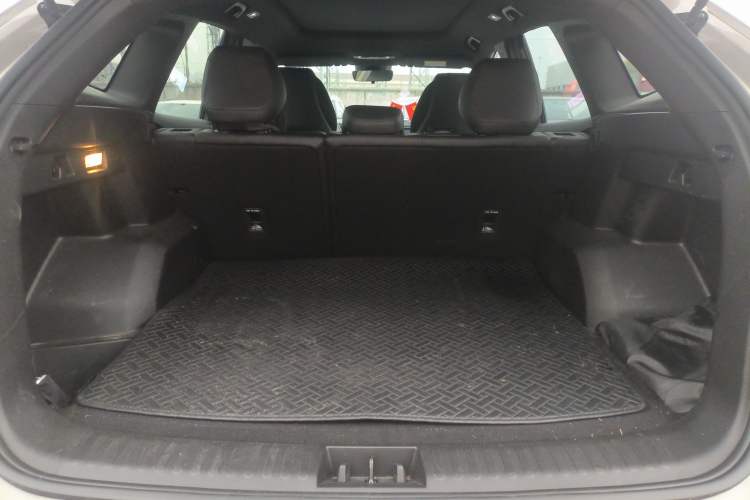 Used Geely Galaxy L7 2024 1.5T 115 km PLUS Dragon Edition Trunk