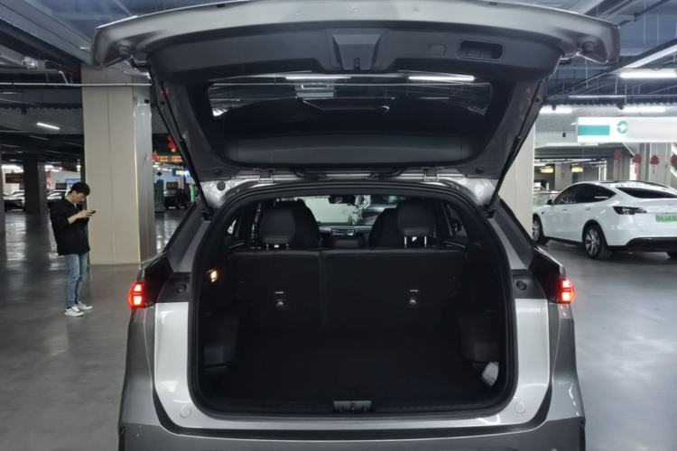 Used Geely Galaxy L7 2024 1.5T 115 km PLUS Dragon Edition Trunk