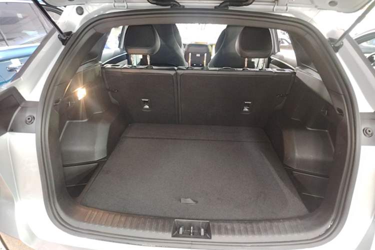 Used Geely Galaxy L7 2024 1.5T 115 km PLUS Dragon Edition Trunk