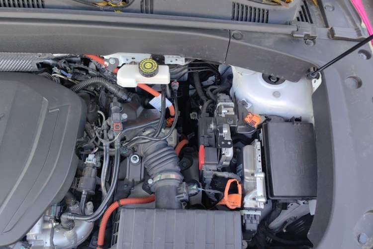 Used Geely Galaxy L7 2024 1.5T 115 km Starship Dragon Edition Engine Bay Left