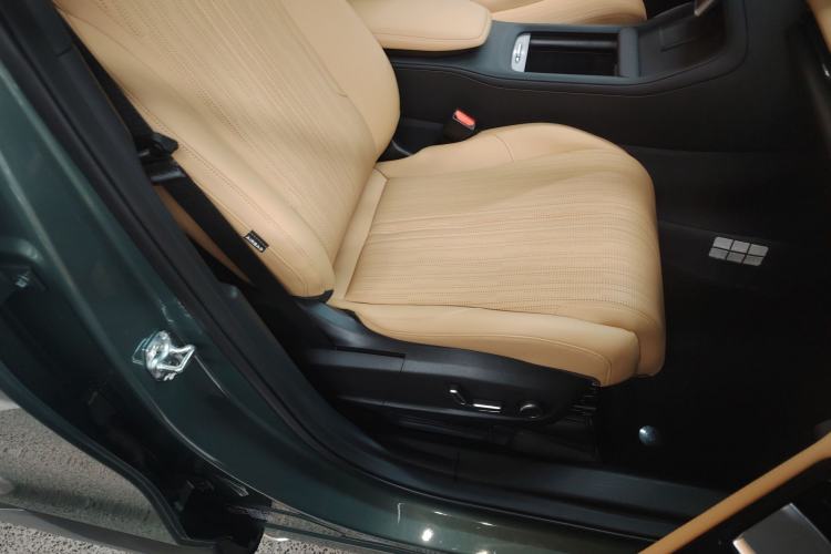 Used Geely Galaxy L7 2024 1.5T 115 km Starship Dragon Edition Right Front Seat