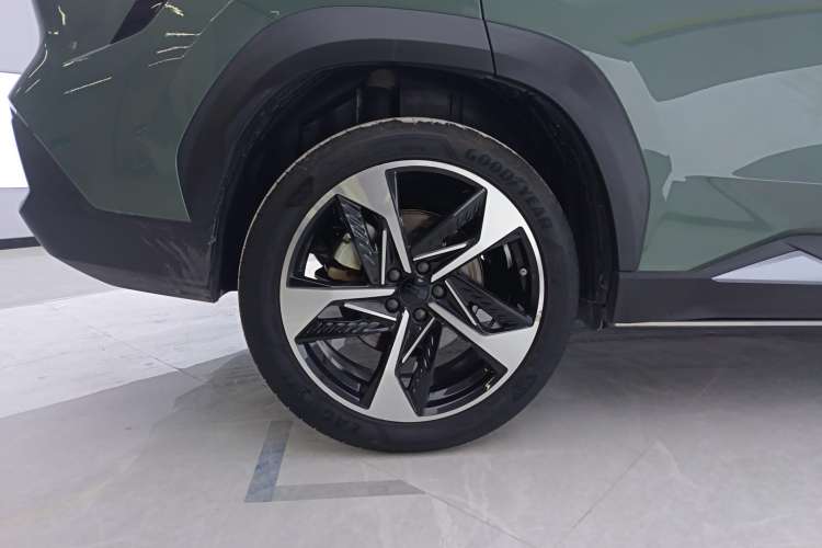 Used Geely Galaxy L7 2024 1.5T 115 km Starship Dragon Edition Right Rear Wheel Hub