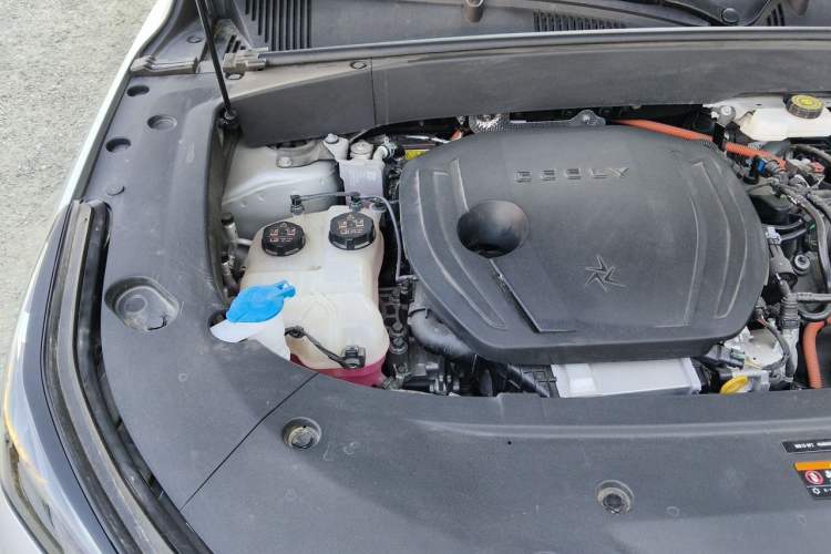 Used Geely Galaxy L7 2024 1.5T 115 km PLUS Dragon Edition Engine Bay Right