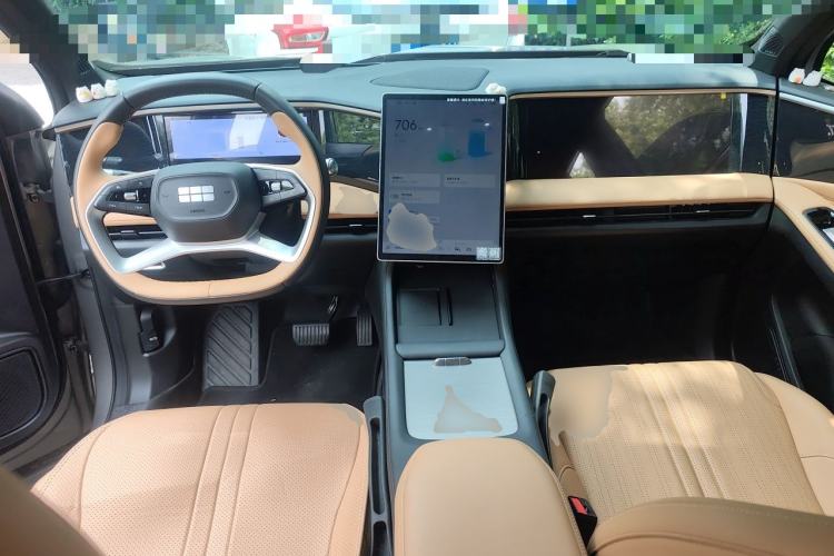 Used Geely Galaxy L7 2024 1.5T 115 km MAX Dragon Edition Center Console