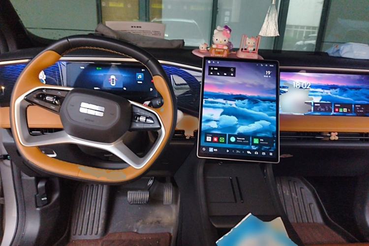 Used Geely Galaxy L7 2024 1.5T 115 km MAX Dragon Edition Center Console