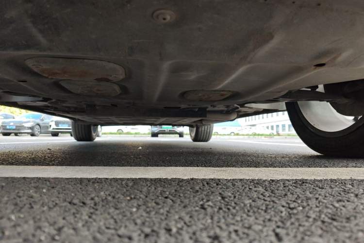 Used Geely Galaxy L7 2024 1.5T 115 km MAX Dragon Edition Chassis Front