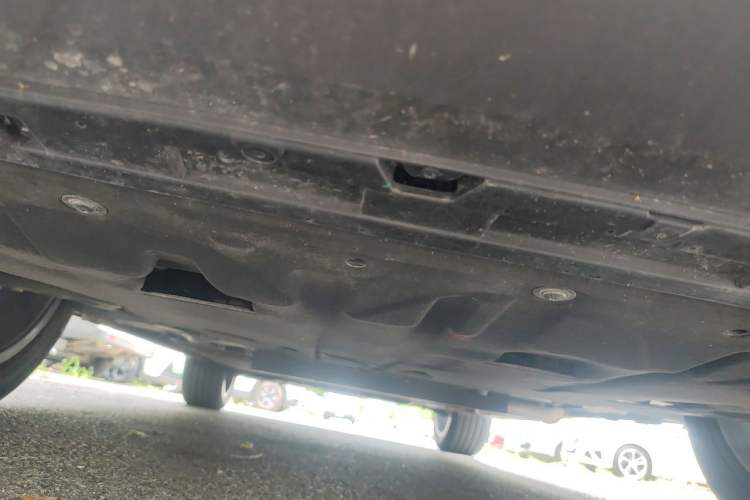 Used Geely Galaxy L7 2024 1.5T 115 km MAX Dragon Edition Chassis Front