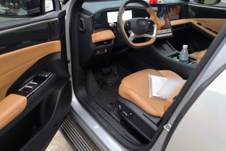 Used Geely Galaxy L7 2024 1.5T 115 km MAX Dragon Edition Driver Seat