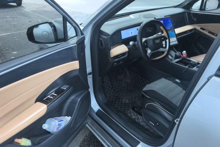 Used Geely Galaxy L7 2024 1.5T 115 km PLUS Dragon Edition Driver Seat