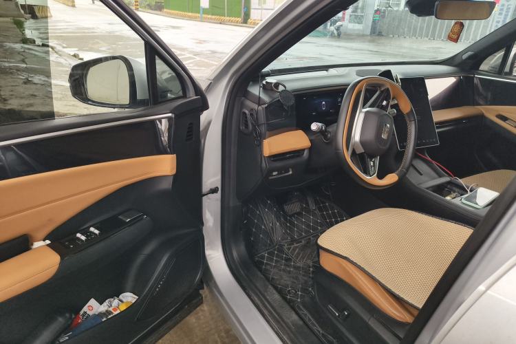 Used Geely Galaxy L7 2024 1.5T 115 km PLUS Dragon Edition Driver Seat
