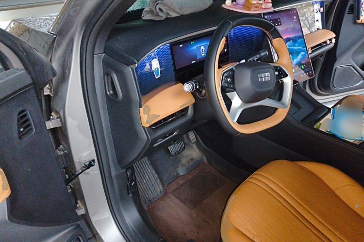 Used Geely Galaxy L7 2024 1.5T 115 km MAX Dragon Edition Driver Seat