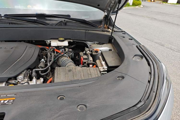 Used Geely Galaxy L7 2024 1.5T 115 km MAX Dragon Edition Engine Bay Left