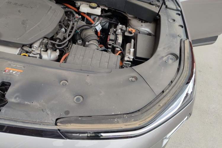 Used Geely Galaxy L7 2024 1.5T 115 km PLUS Dragon Edition Engine Bay Left