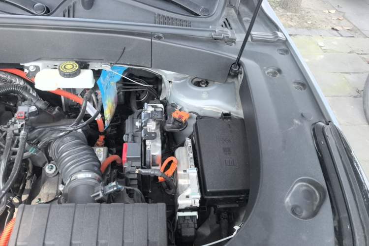 Used Geely Galaxy L7 2024 1.5T 115 km PLUS Dragon Edition Engine Bay Left