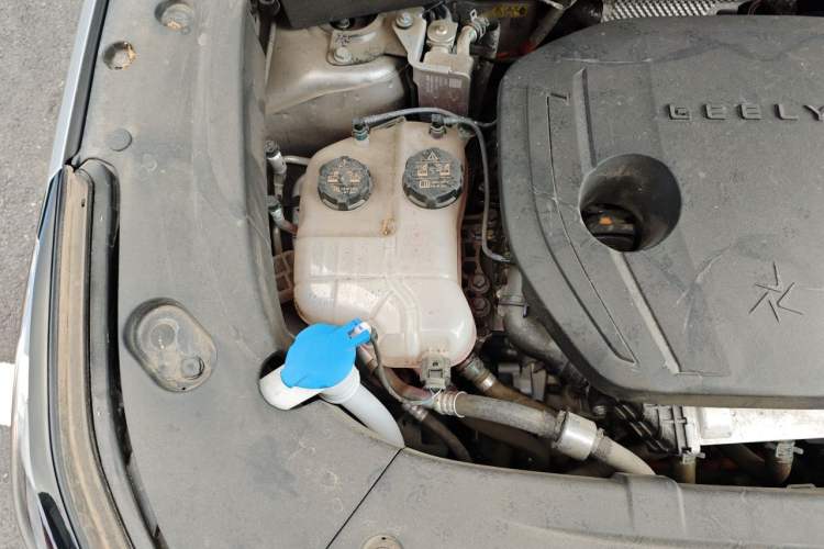 Used Geely Galaxy L7 2024 1.5T 115 km MAX Dragon Edition Engine Bay Right