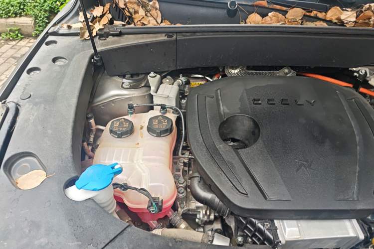 Used Geely Galaxy L7 2024 1.5T 115 km Starship Dragon Edition Engine Bay Right