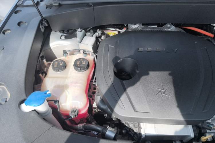 Used Geely Galaxy L7 2024 1.5T 115 km PLUS Dragon Edition Engine Bay Right