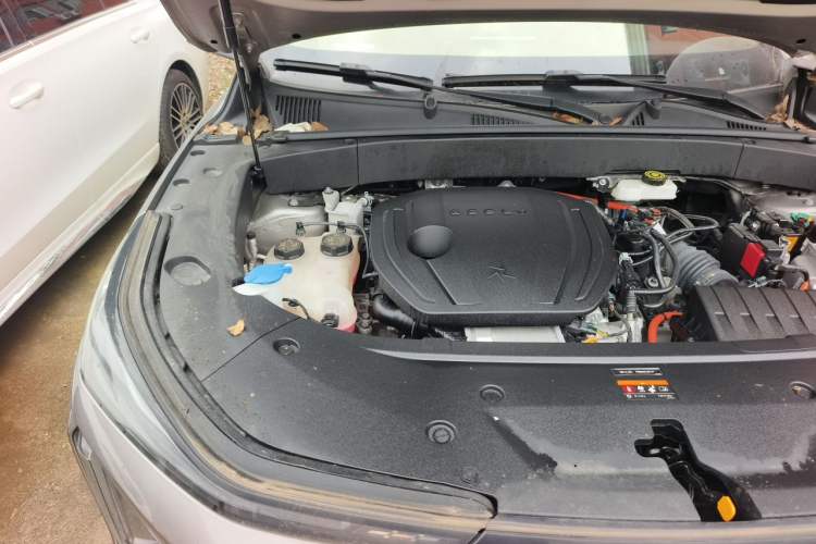 Used Geely Galaxy L7 2024 1.5T 115 km Starship Dragon Edition Engine Bay Right