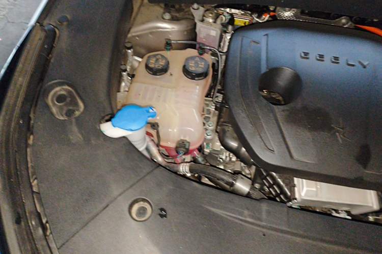 Used Geely Galaxy L7 2024 1.5T 115 km MAX Dragon Edition Engine Bay Right