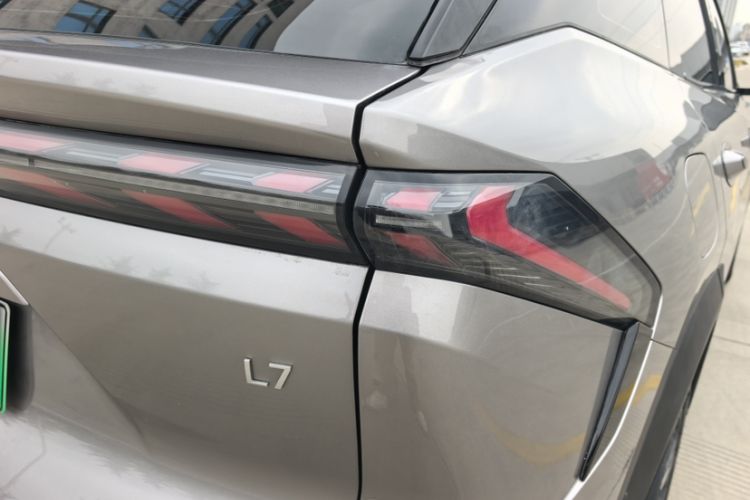 Used Geely Galaxy L7 2024 1.5T 115 km MAX Dragon Edition Exterior 4