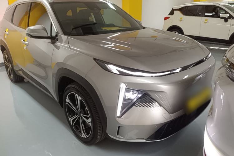 Used Geely Galaxy L7 2024 1.5T 115 km PLUS Dragon Edition Front Right 45 Deg