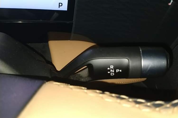 Used Geely Galaxy L7 2024 1.5T 115 km Starship Dragon Edition Gear Lever