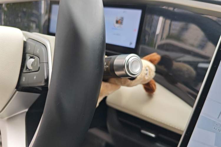Used Geely Galaxy L7 2024 1.5T 115 km MAX Dragon Edition Gear Lever