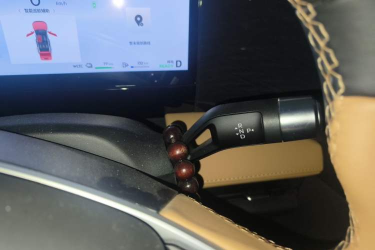 Used Geely Galaxy L7 2024 1.5T 115 km PLUS Dragon Edition Gear Lever
