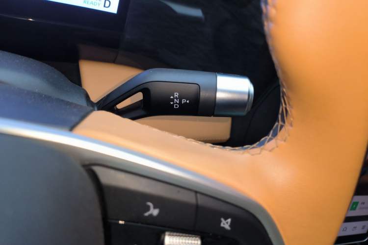Used Geely Galaxy L7 2024 1.5T 115 km MAX Dragon Edition Gear Lever