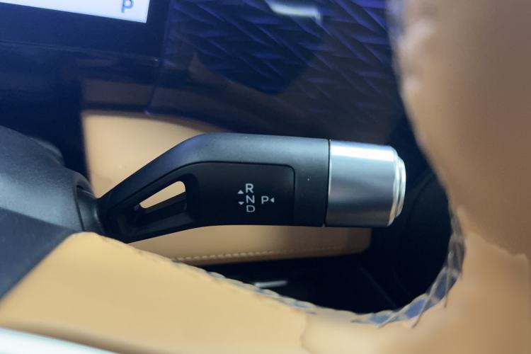 Used Geely Galaxy L7 2024 1.5T 115 km MAX Dragon Edition Gear Lever