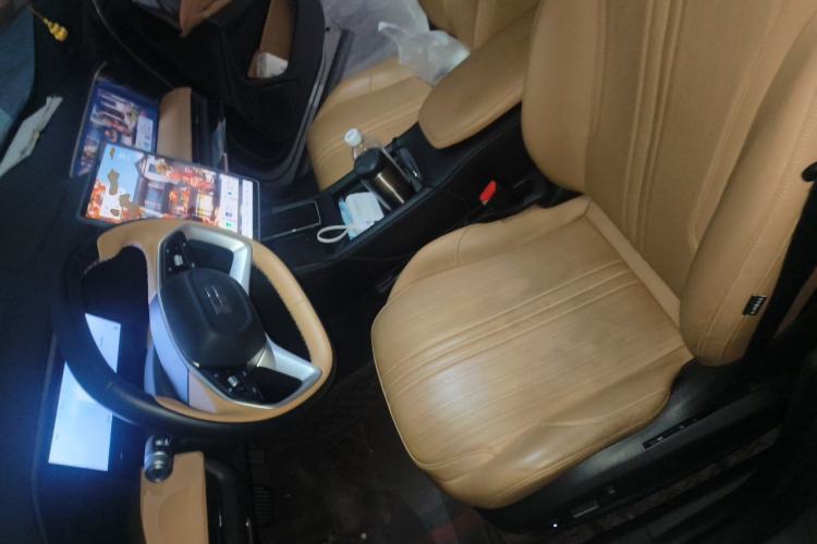 Used Geely Galaxy L7 2024 1.5T 115 km PLUS Dragon Edition Left Front Seat