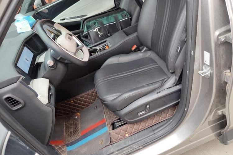 Used Geely Galaxy L7 2024 1.5T 115 km PLUS Dragon Edition Left Front Seat