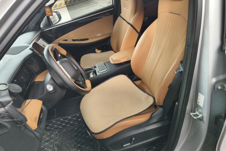 Used Geely Galaxy L7 2024 1.5T 115 km PLUS Dragon Edition Left Front Seat