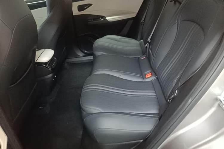 Used Geely Galaxy L7 2024 1.5T 115 km PLUS Dragon Edition Left Rear Seat