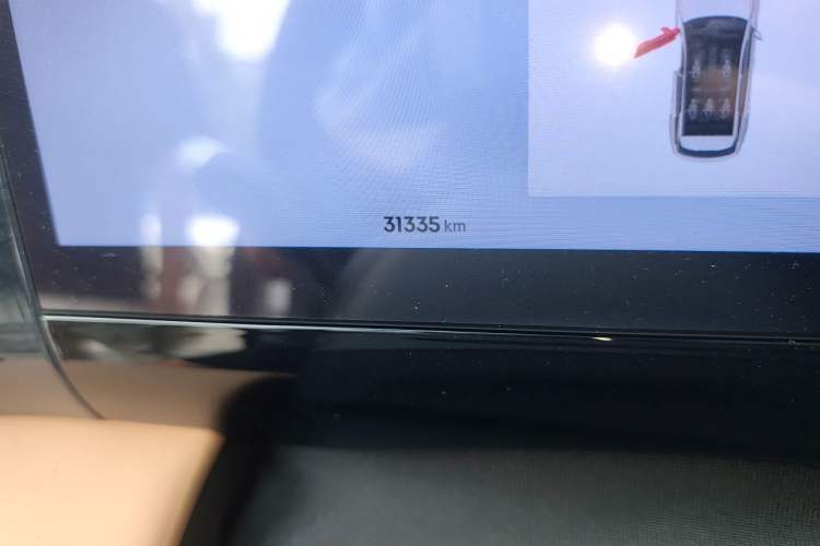 Used Geely Galaxy L7 2024 1.5T 115 km MAX Dragon Edition Odometer Close Up