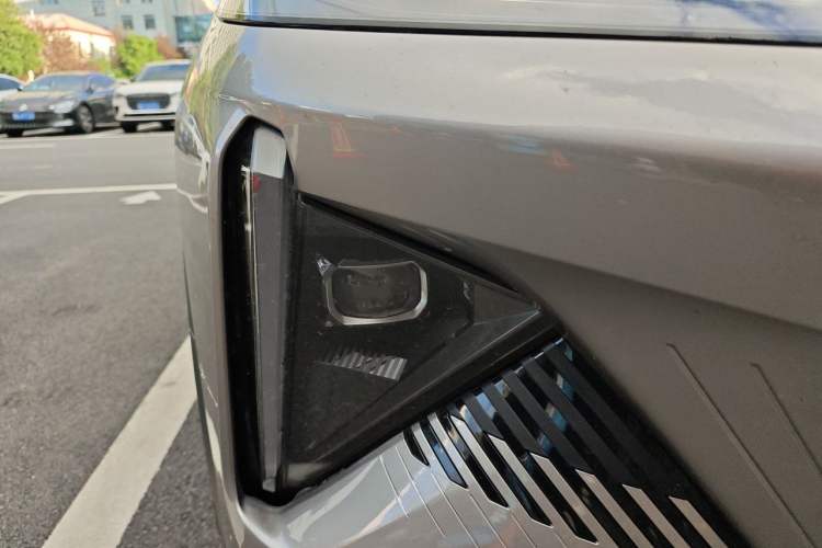 Used Geely Galaxy L7 2024 1.5T 115 km MAX Dragon Edition Right Front Headlight