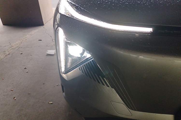 Used Geely Galaxy L7 2024 1.5T 115 km MAX Dragon Edition Right Front Headlight