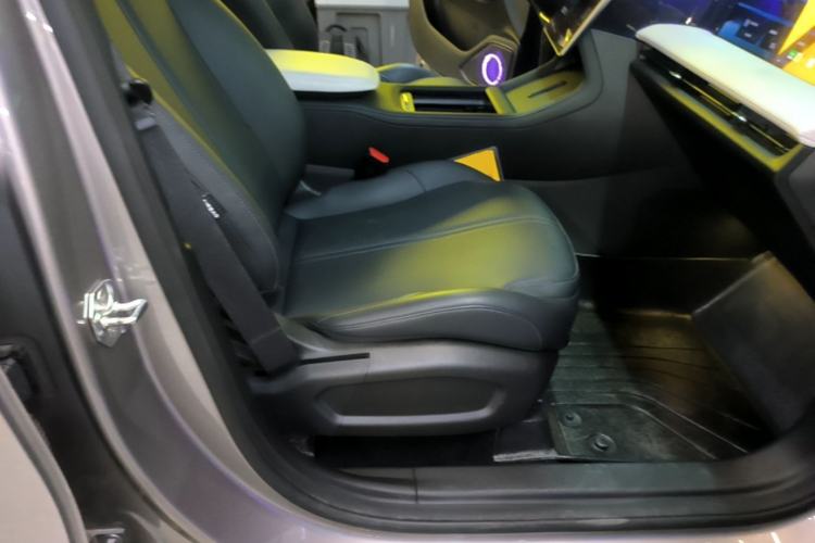 Used Geely Galaxy L7 2024 1.5T 55km PRO Dragon Edition Right Front Seat